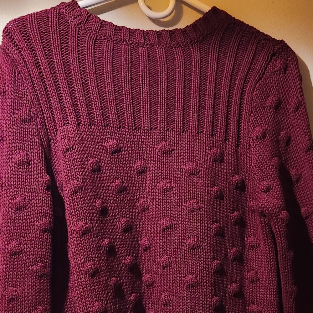 Nwt Vince Camuto berry medium sweater 🎁